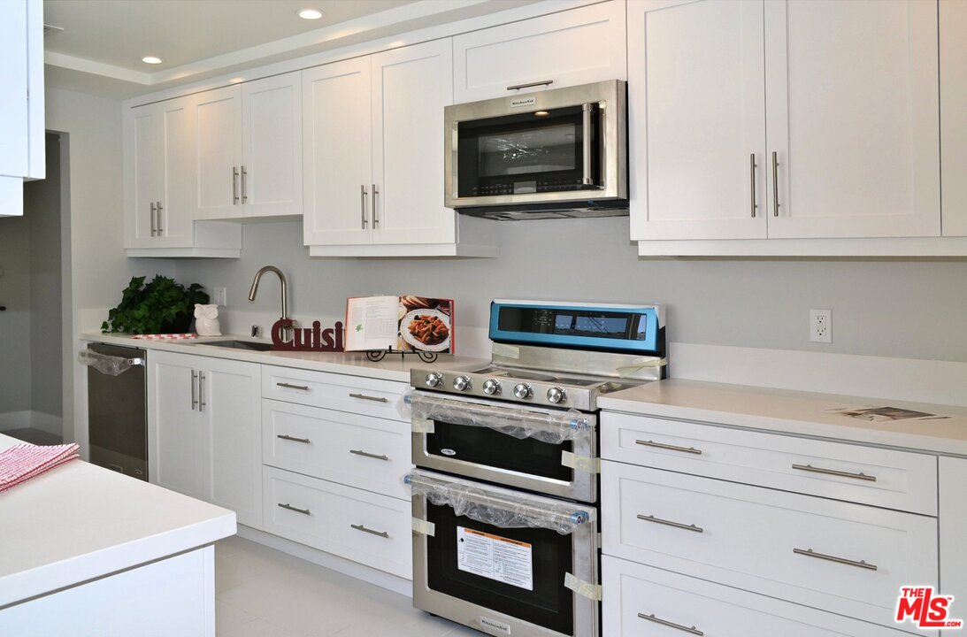 1847 Preuss Road Los Angeles, CA 90035 - Photo 25 of 50 Gallery Image 25