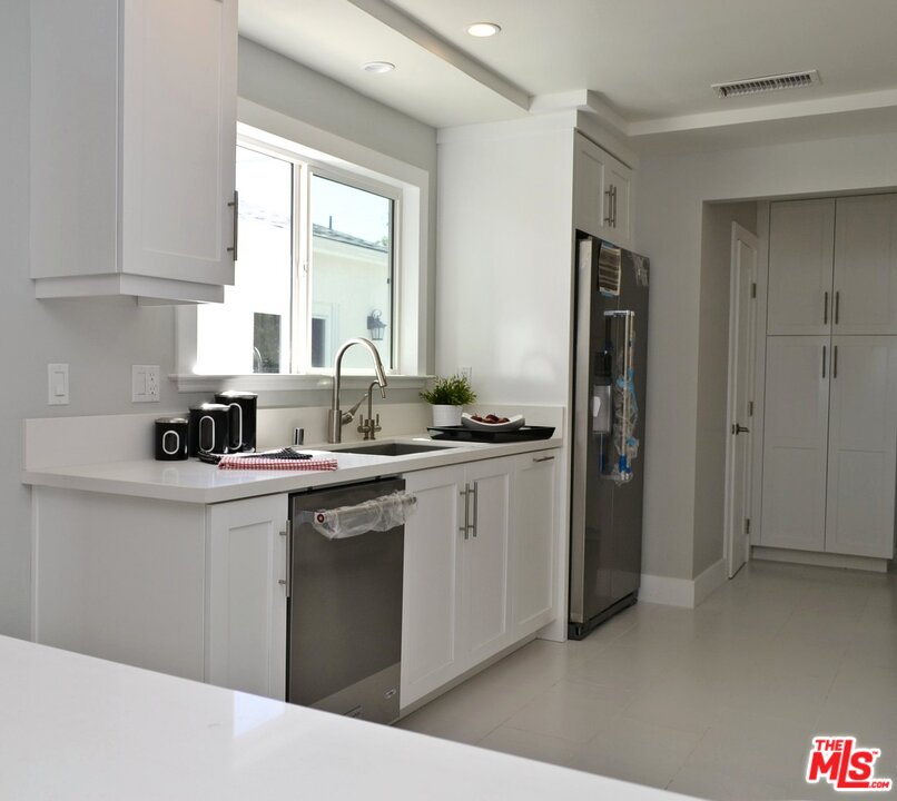 1847 Preuss Road Los Angeles, CA 90035 - Photo 26 of 50 Gallery Image 26