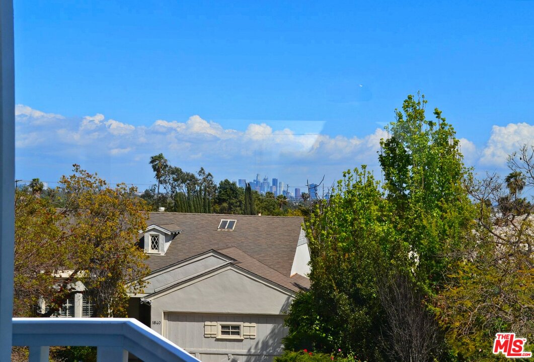 1847 Preuss Road Los Angeles, CA 90035 - Photo 5 of 50 Gallery Image 5