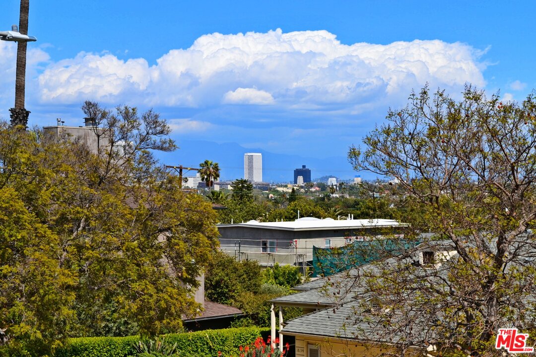 1847 Preuss Road Los Angeles, CA 90035 - Photo 6 of 50 Gallery Image 6