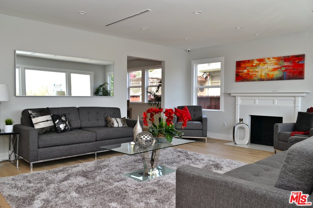 1847 Preuss Road Los Angeles, CA 90035 - Photo 7 of 50 Gallery Image 7