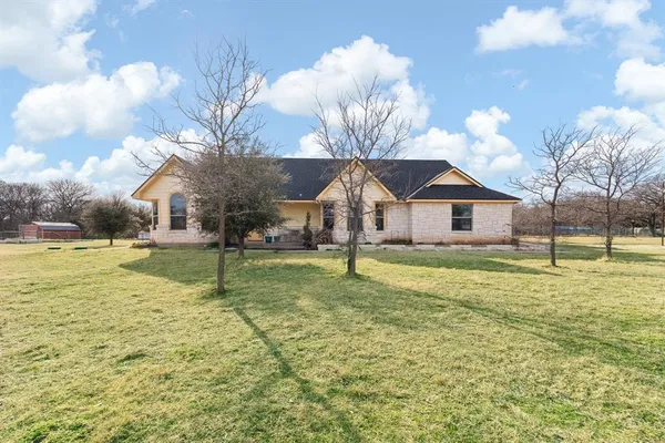 $424,900 | 329 Hcr 1314, Whitney, TX 76692