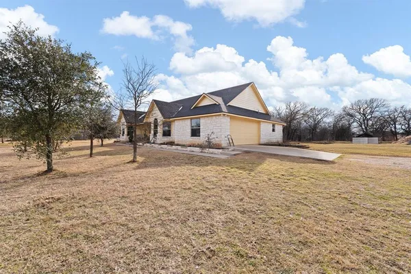 $424,900 | 329 Hcr 1314, Whitney, TX 76692