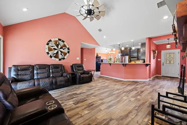 $424,900 | 329 Hcr 1314, Whitney, TX 76692