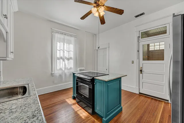 $449,950 | 818 Day Avenue Southwest, Roanoke, VA 24016