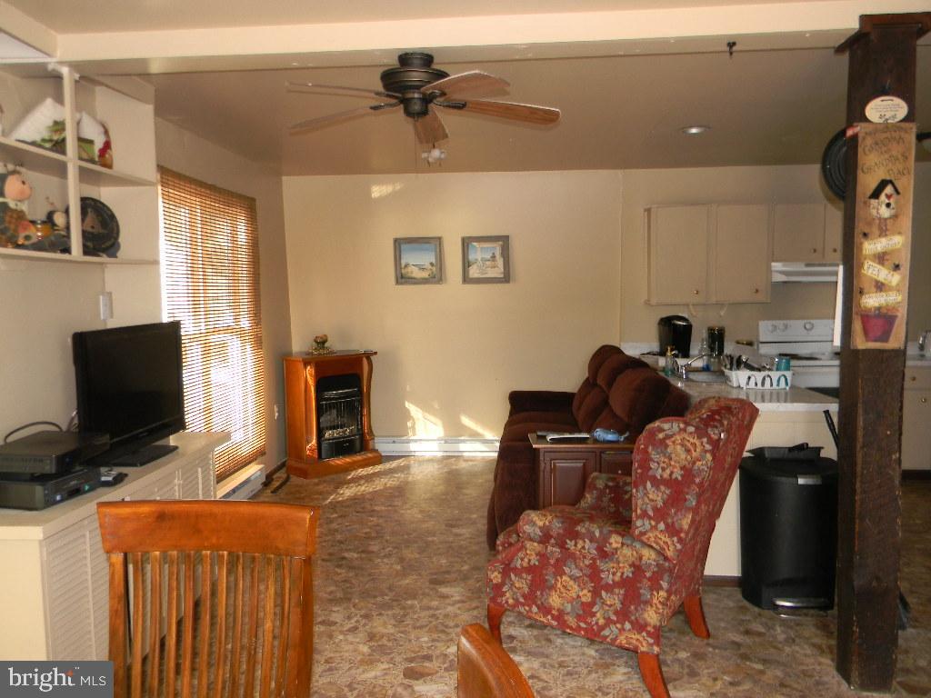 200 Cove Road Newport, NJ 08345 - Photo 14 of 21 Living room downstairs.