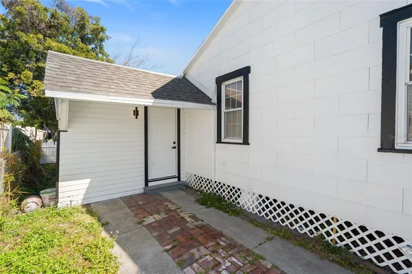 $1,200 | 2008 Oakwood Avenue, Unit B, Tampa, FL 33605