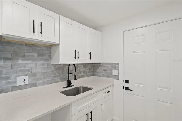 $1,200 | 2008 Oakwood Avenue, Unit B, Tampa, FL 33605