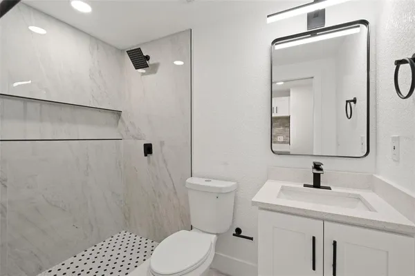 $1,200 | 2008 Oakwood Avenue, Unit B, Tampa, FL 33605