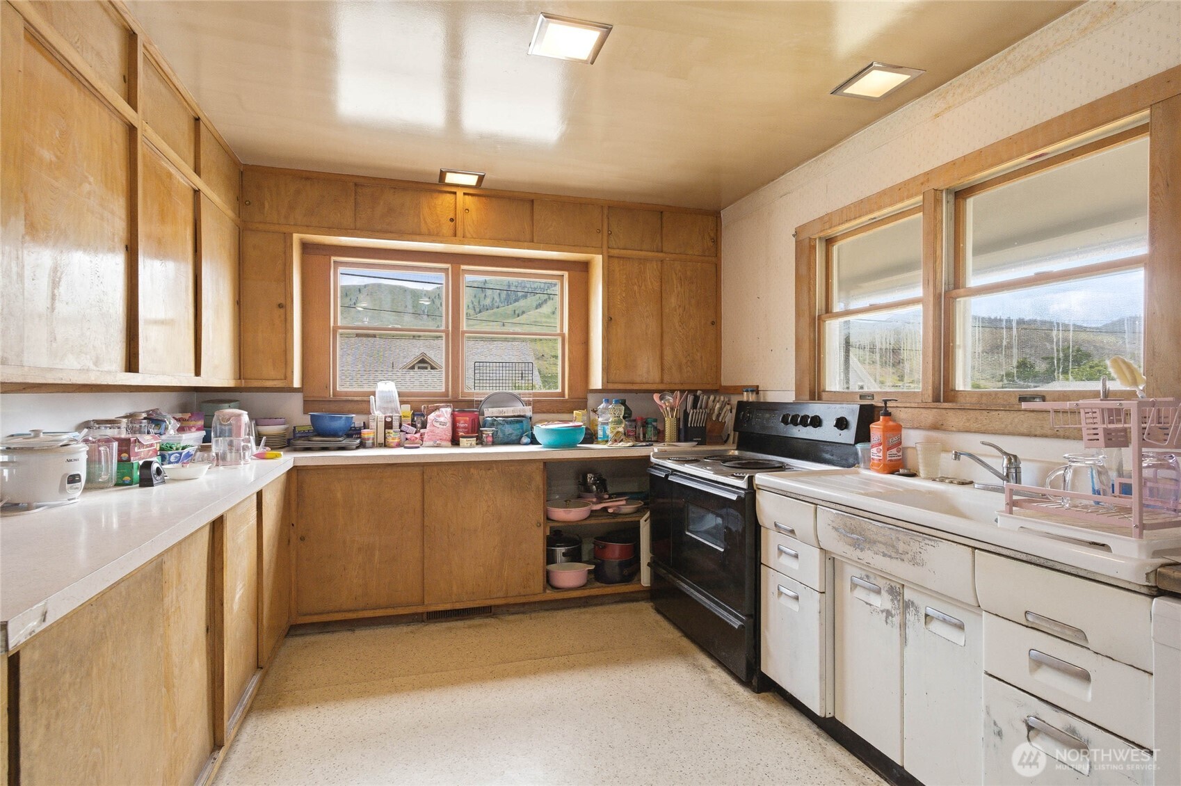 417 North Sanders Street Chelan, WA 98816 - Photo 5 of 25