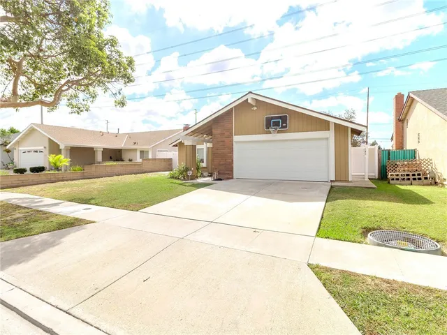 $1,059,000 | 2318 West Moore Avenue, Santa Ana, CA 92704