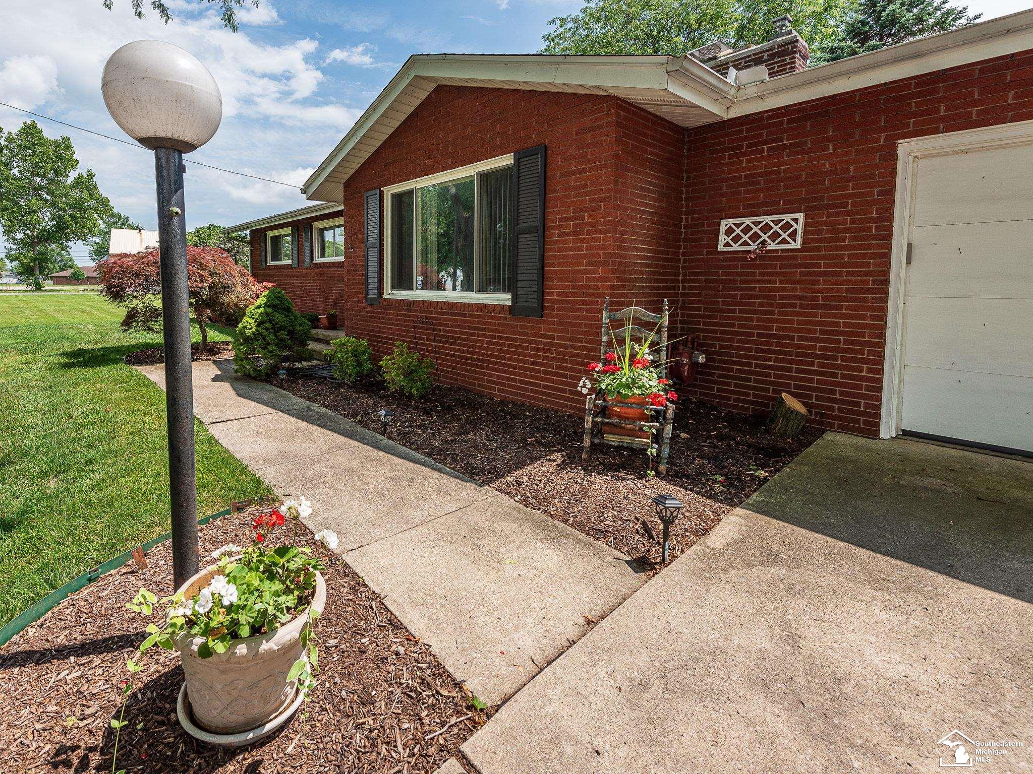 5039 West Albain Road Monroe, MI 48161 - Photo 25 of 33 50114172-24.JPG