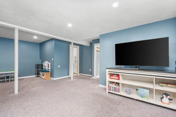 $650,000 | 17 Colony Avenue, Buzzards Bay, MA 02532