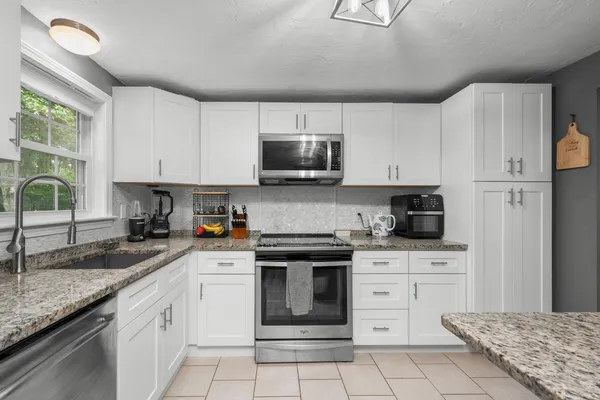 $650,000 | 17 Colony Avenue, Buzzards Bay, MA 02532