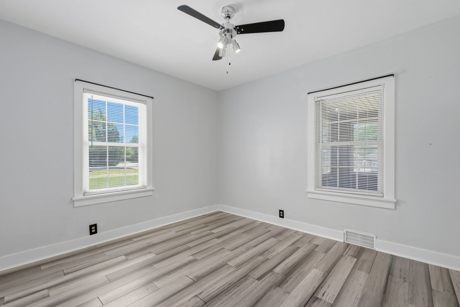 2202 44th Street Moline, IL 61265 - Photo 15 of 36