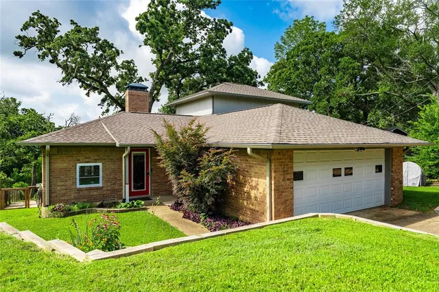 $599,000 | 316 Oak Lane, Tool, TX 75143