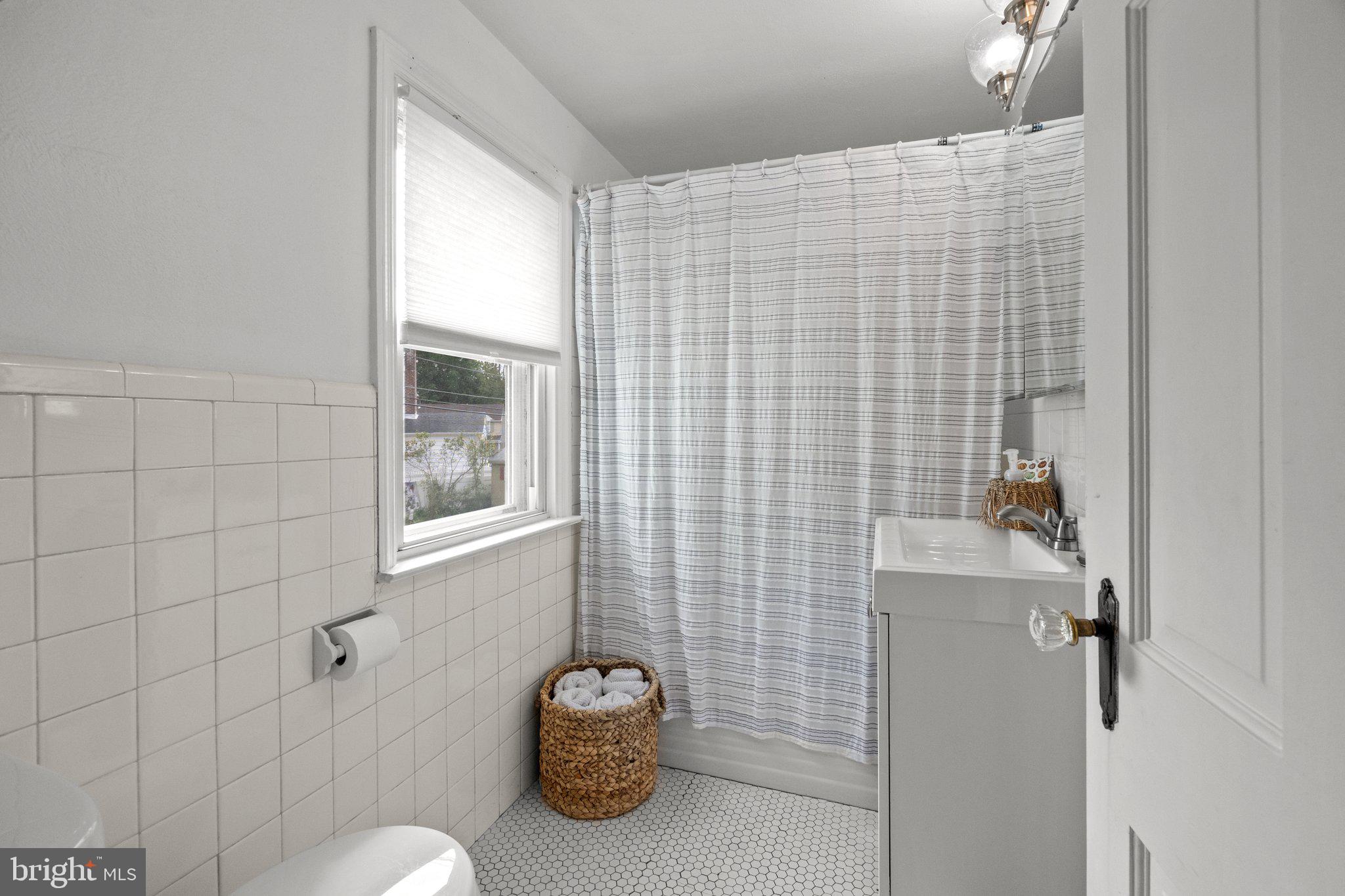 1449 Steel Road Havertown, PA 19083 - Photo 15 of 26