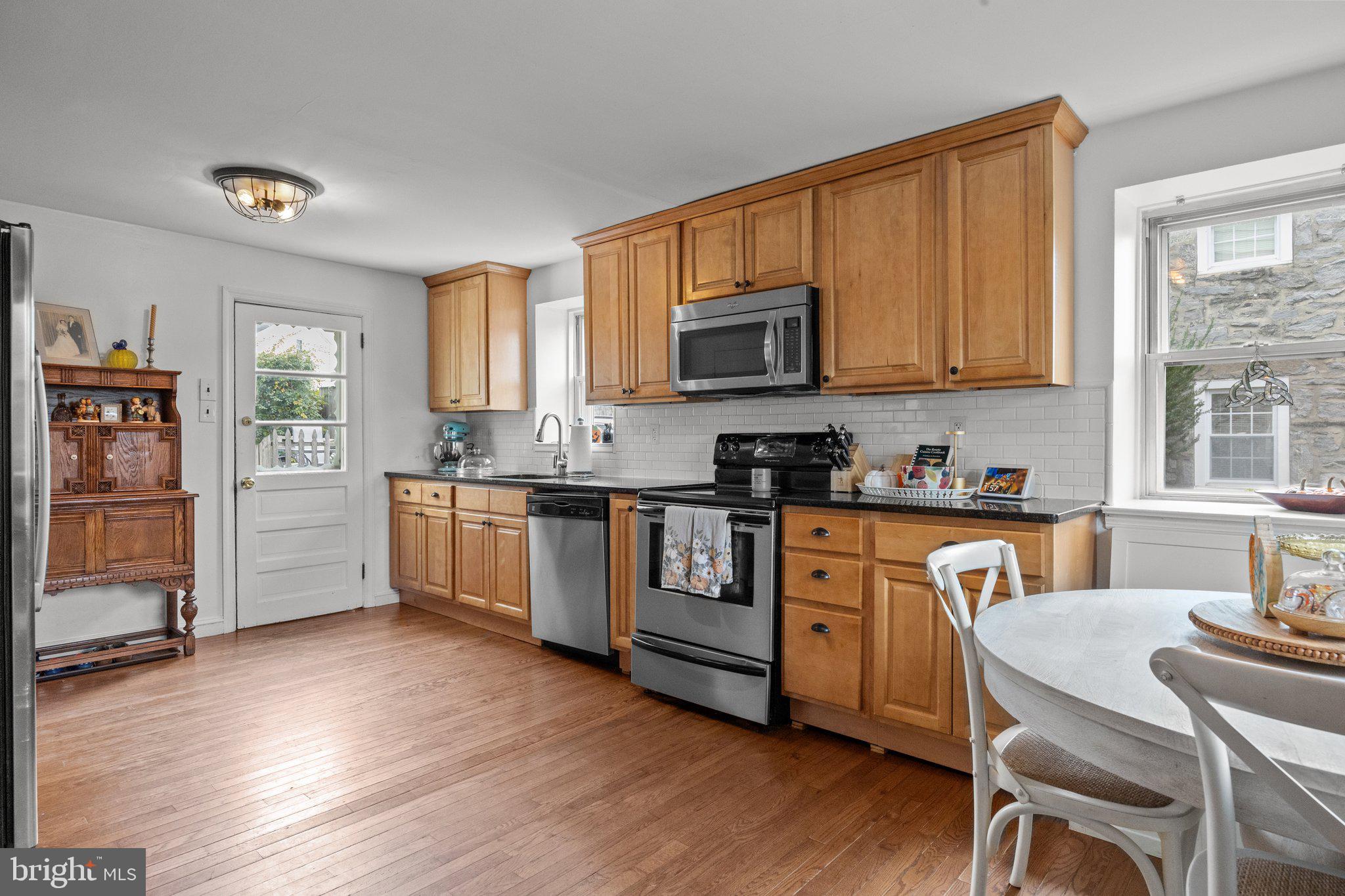 1449 Steel Road Havertown, PA 19083 - Photo 7 of 26