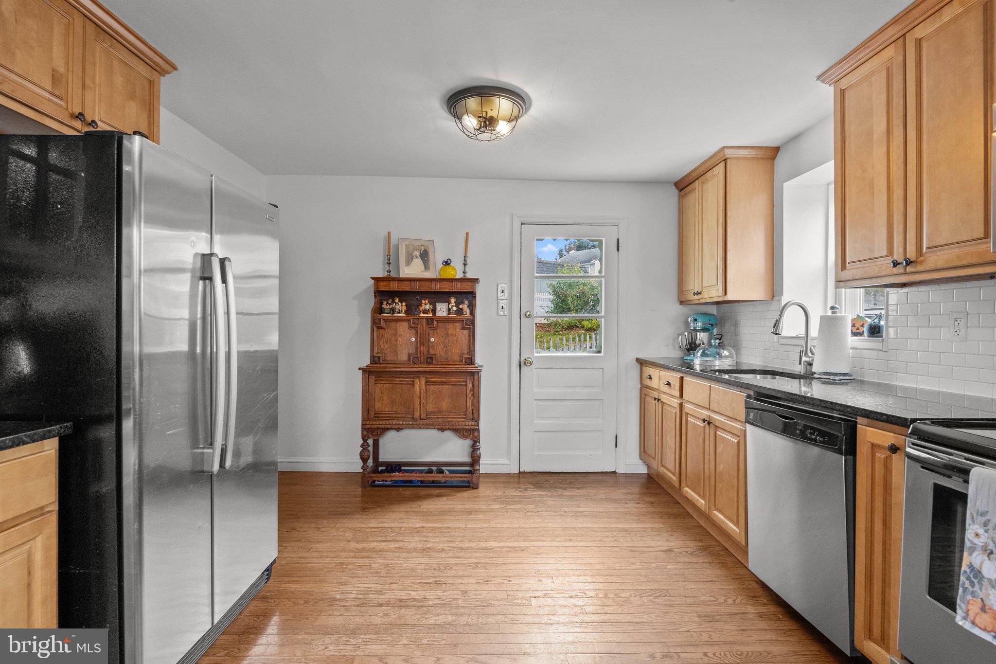 1449 Steel Road Havertown, PA 19083 - Photo 8 of 26