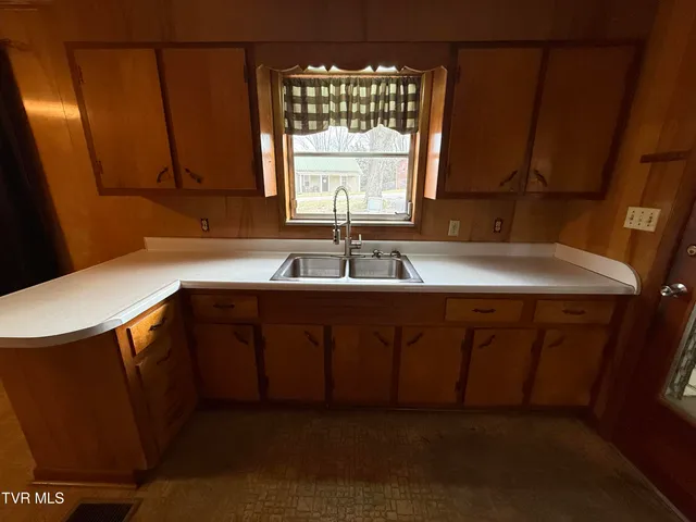 $175,000 | 617 East Barton Ridge Road, Greeneville, TN 37745