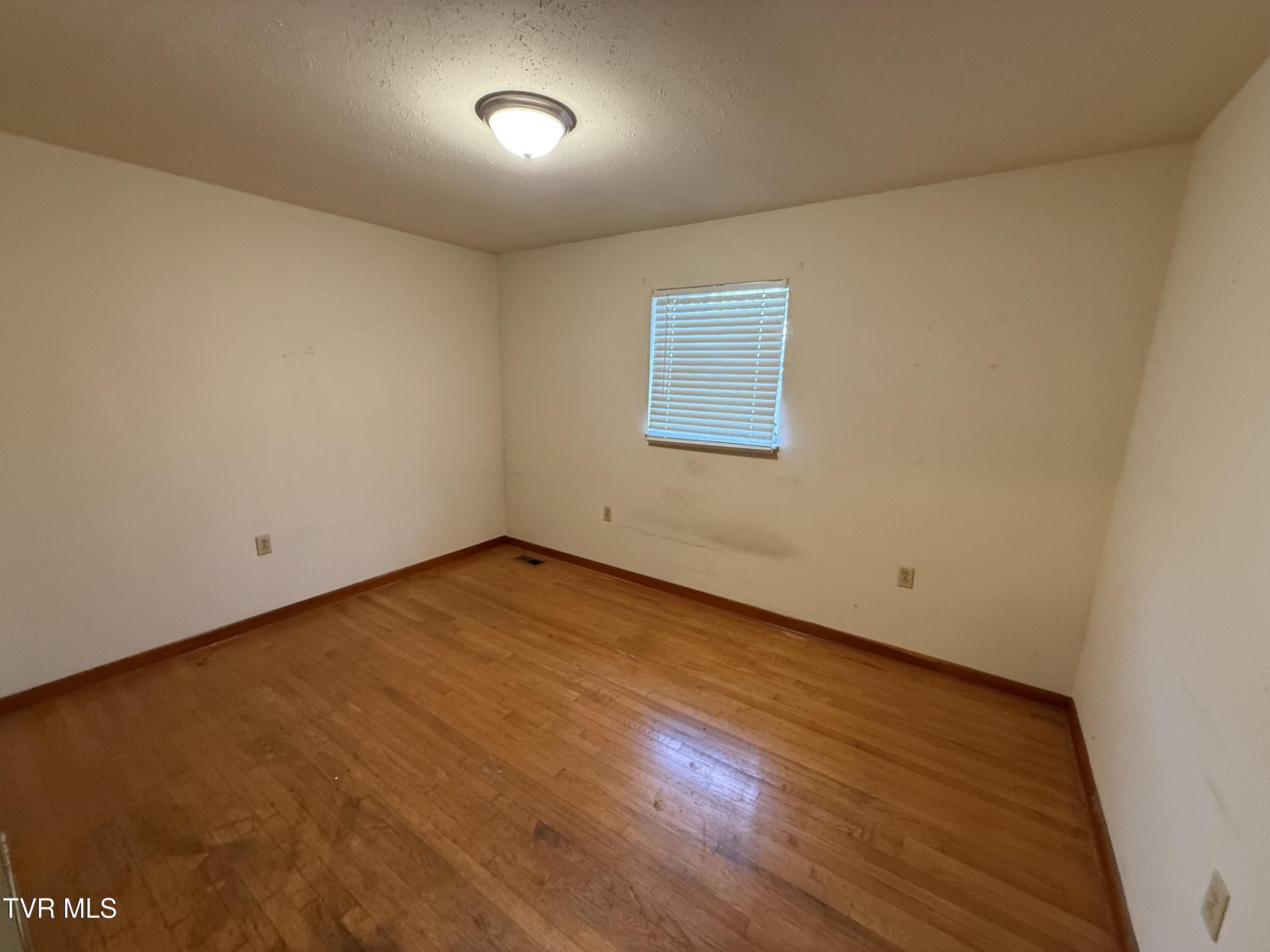 617 East Barton Ridge Road Greeneville, TN 37745 - Photo 14 of 28 IMG_2665