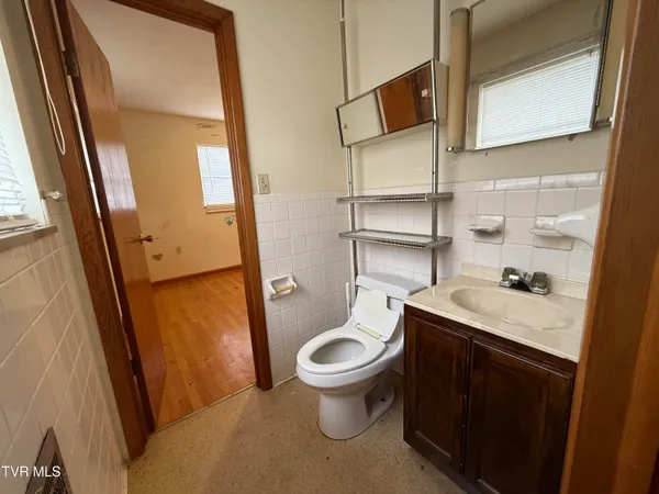 $186,000 | 617 East Barton Ridge Road, Greeneville, TN 37745