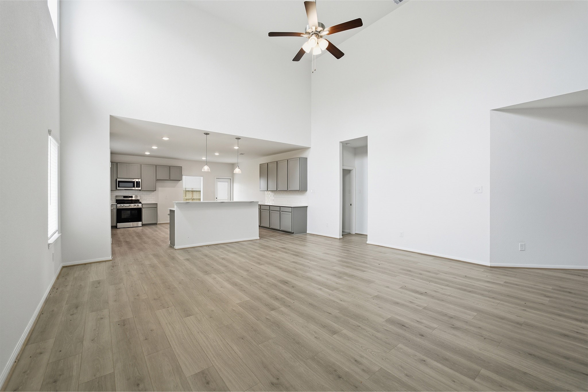 8015 Jasper Mdws Way Angleton, TX 77515 - Photo 11 of 34