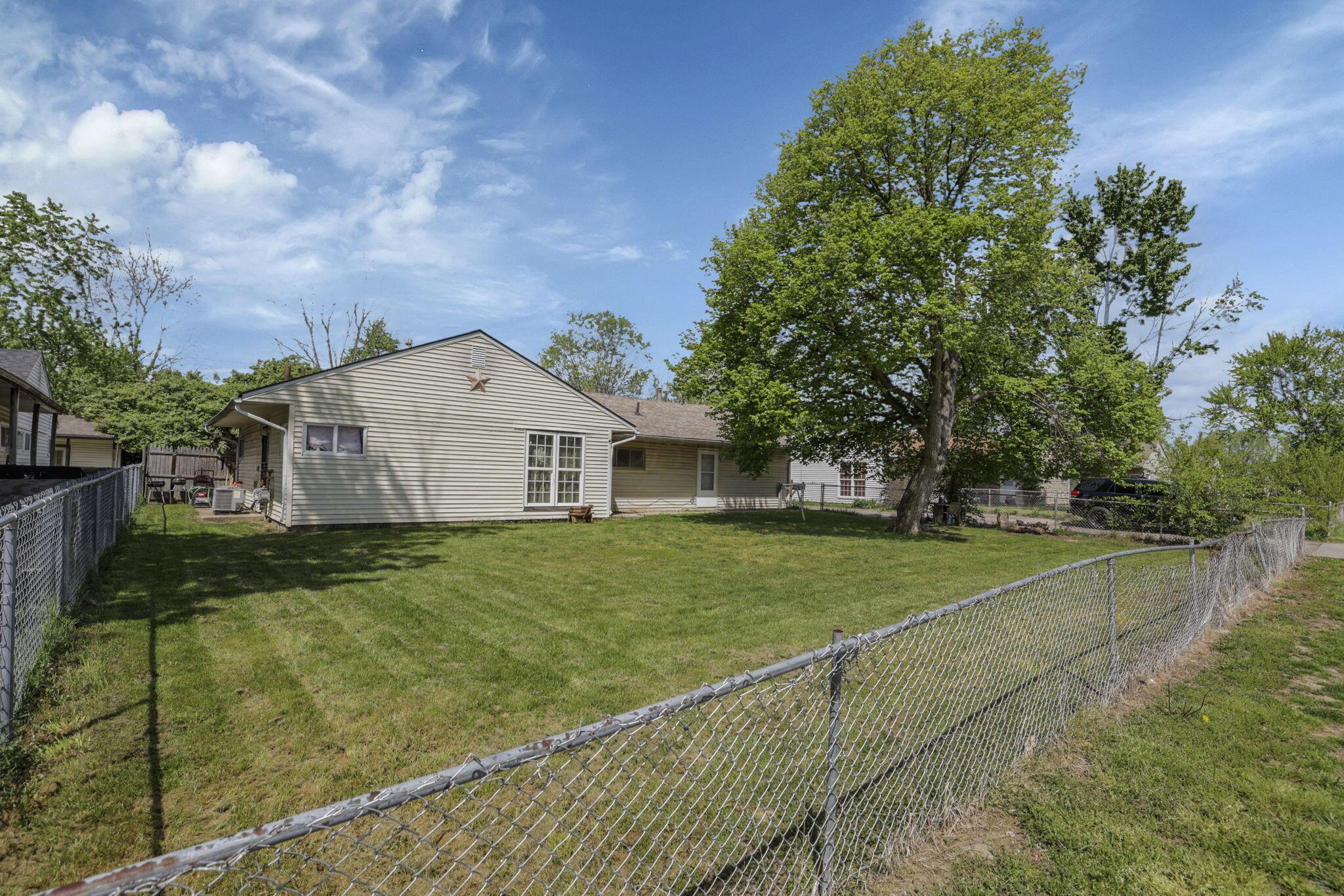 861 Derrer Road Columbus, OH 43204 - Photo 3 of 61