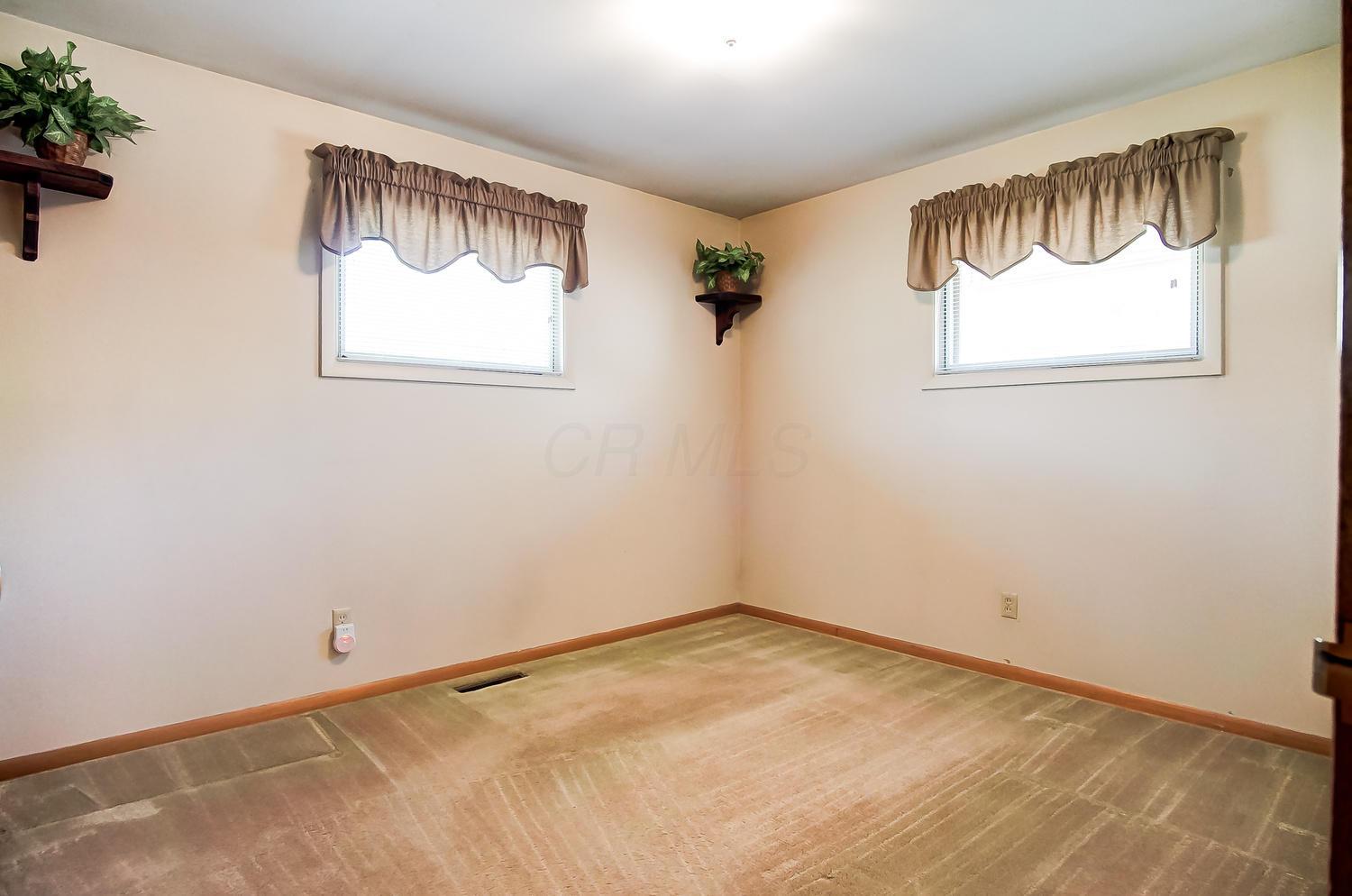 2466 Edgevale Road Columbus, OH 43221 - Photo 16 of 31