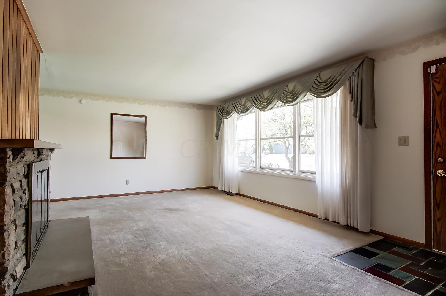 2466 Edgevale Road Columbus, OH 43221 - Photo 4 of 31