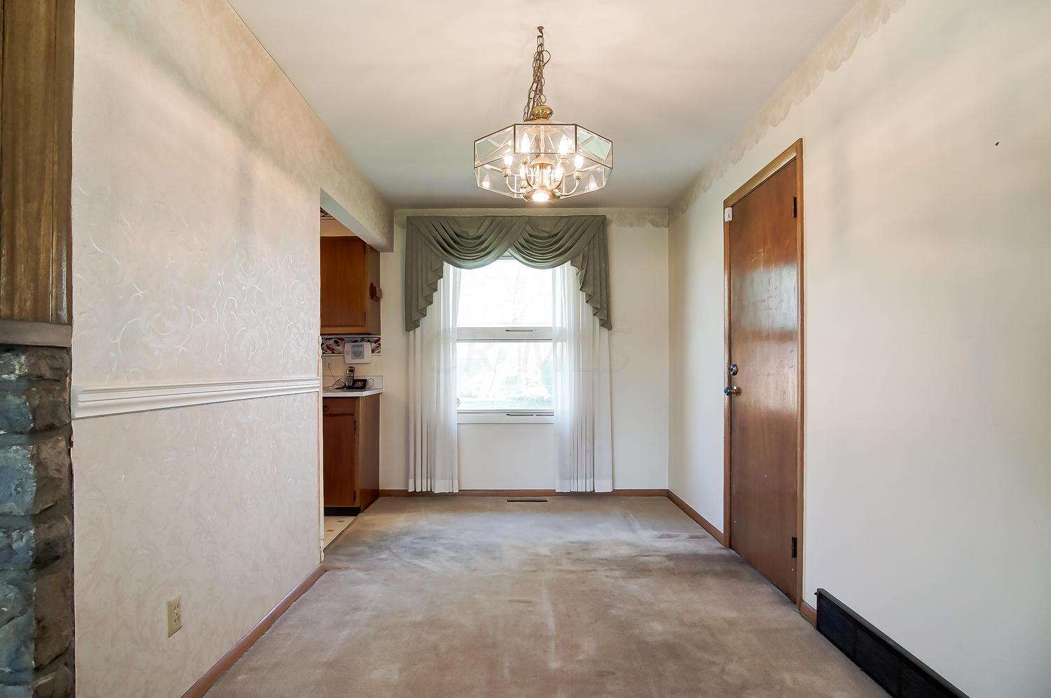 2466 Edgevale Road Columbus, OH 43221 - Photo 8 of 31