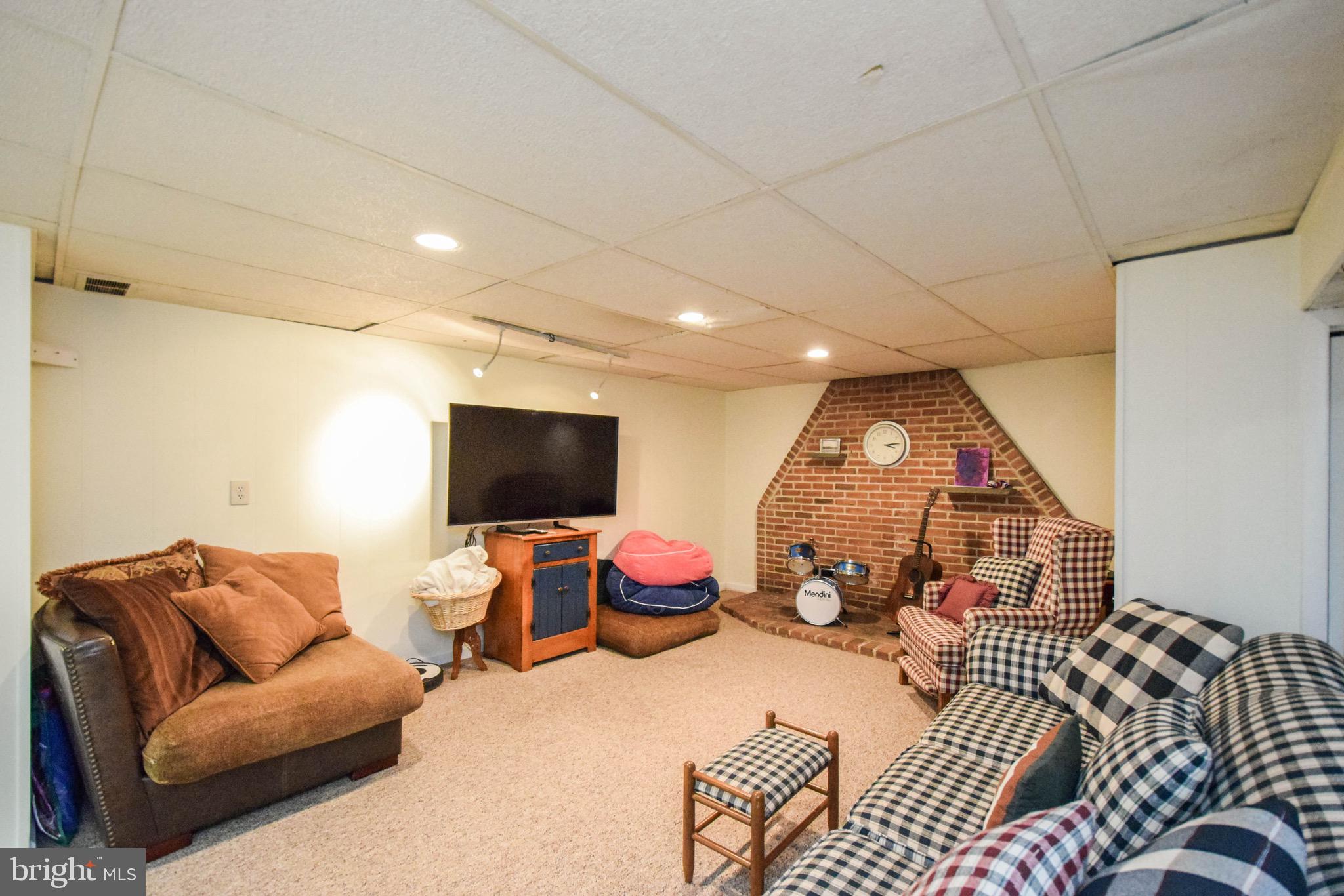 1104 Russell Road Willow Grove, PA 19090 - Photo 15 of 27 Gallery Image 15