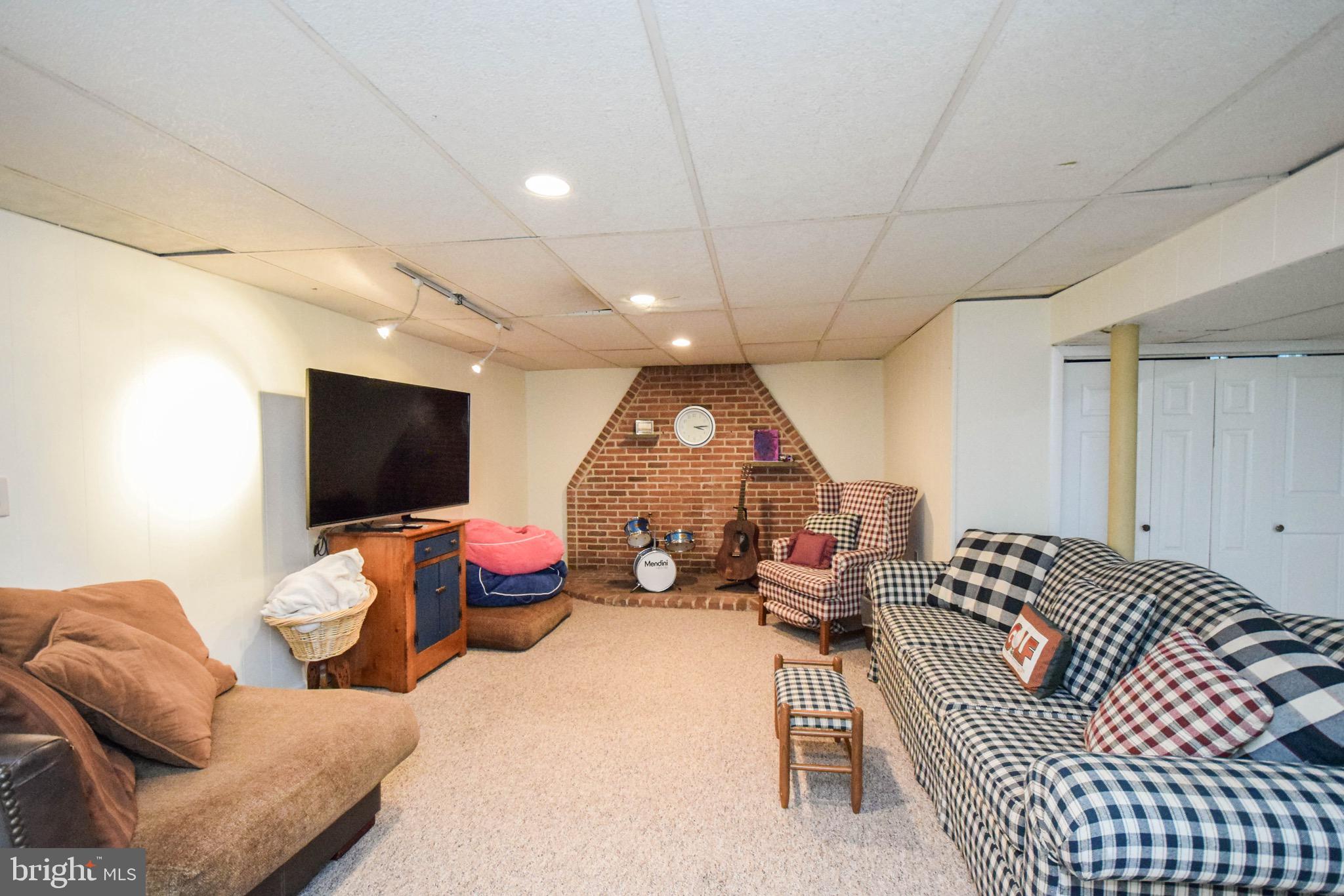 1104 Russell Road Willow Grove, PA 19090 - Photo 16 of 27 Gallery Image 16