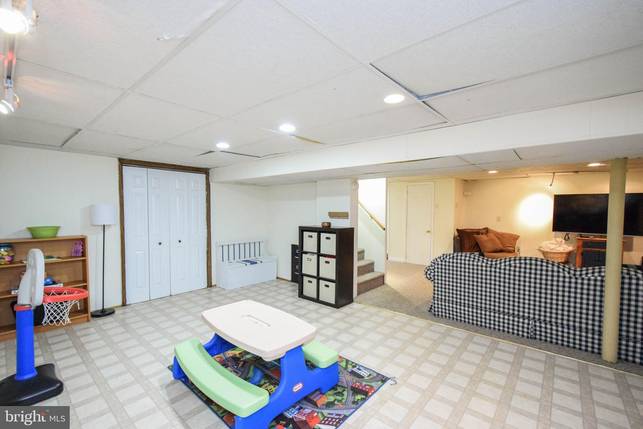 1104 Russell Road Willow Grove, PA 19090 - Photo 17 of 27 Gallery Image 17