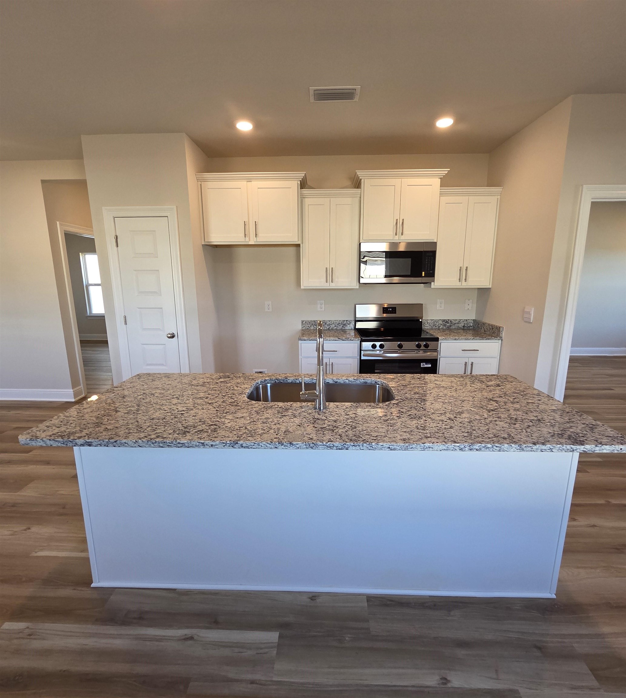 28133 Hallow Trail Elberta, AL 36530 - Photo 10 of 20 Kitchen