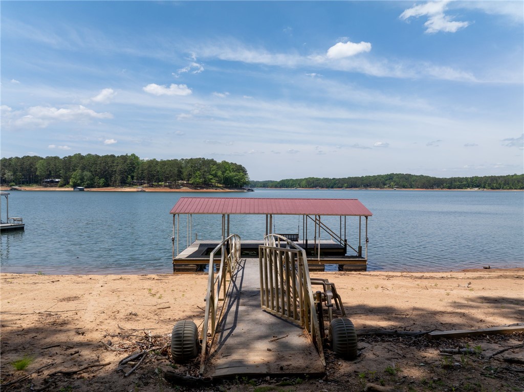 606 Foxboro Road Westminster, SC 29693 - Photo 2 of 15