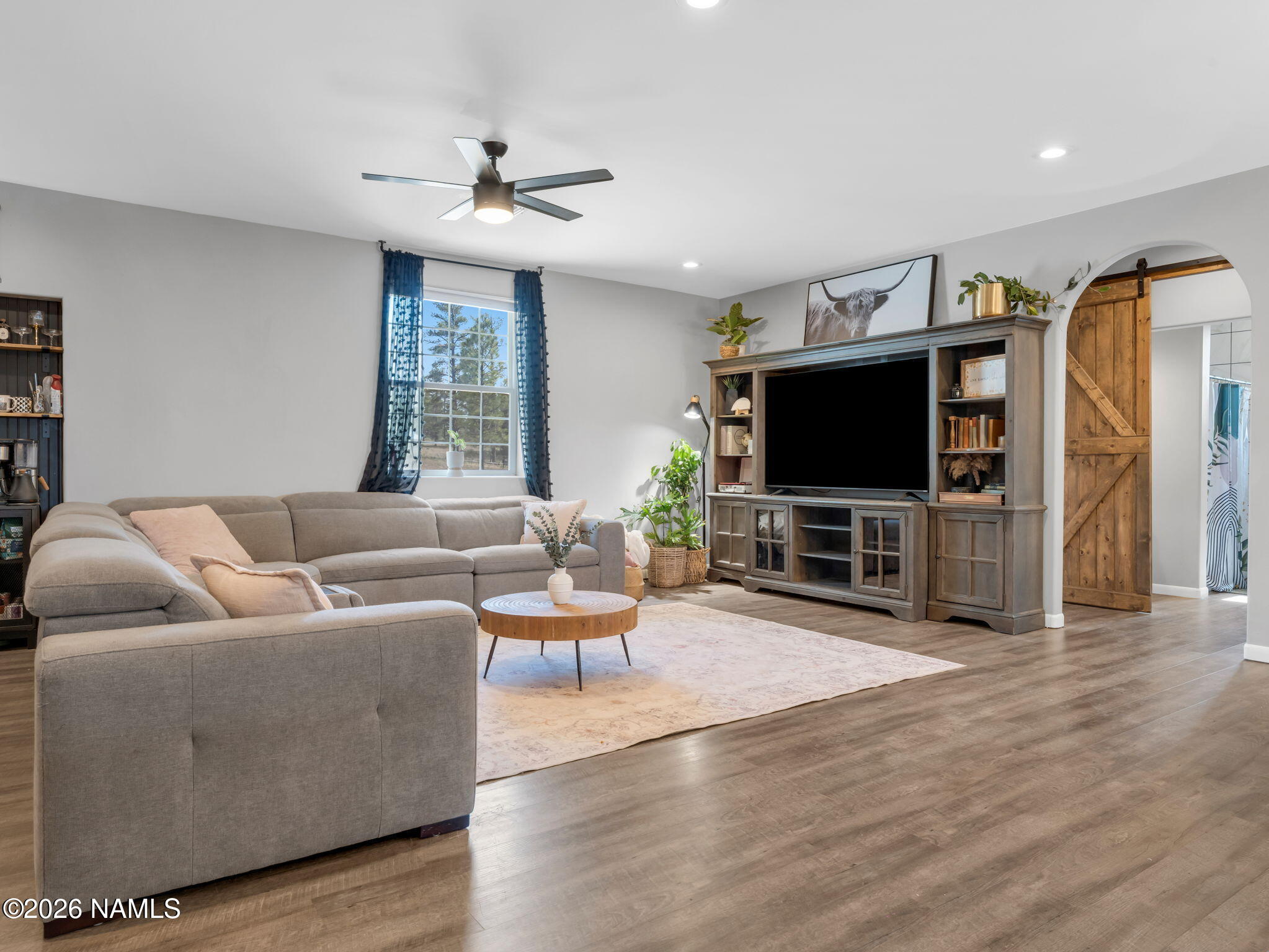 1290 South Herold Rnch Road Flagstaff, AZ 86004 - Photo 25 of 69 living room
