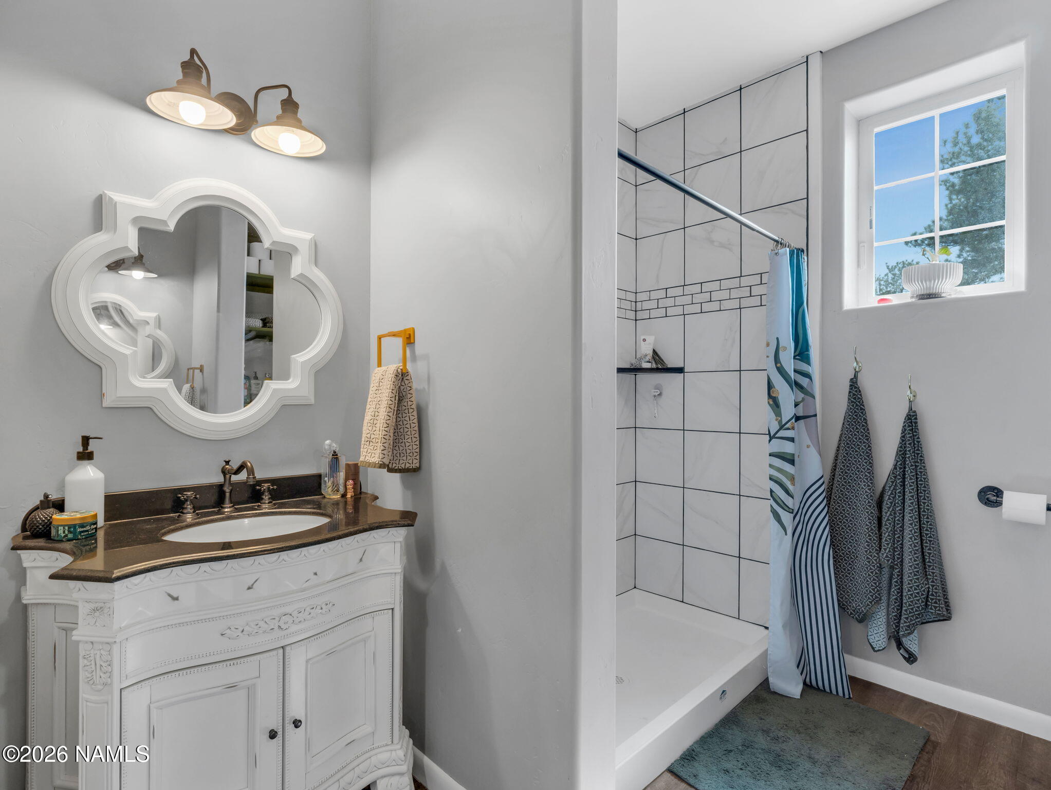 1290 South Herold Rnch Road Flagstaff, AZ 86004 - Photo 44 of 69 full guest bath