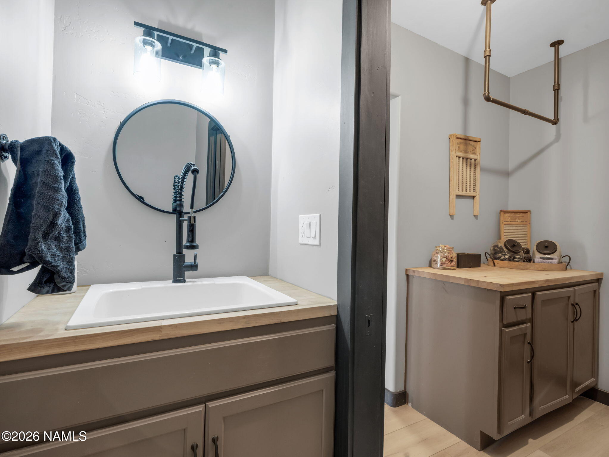 1290 South Herold Rnch Road Flagstaff, AZ 86004 - Photo 56 of 69 third guest bath