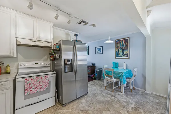 $399,000 | 916 East 49th Street, Austin, TX 78751