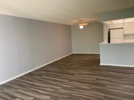 $269,900 | 350 Plum Creek Drive, Unit 407, Wheeling, IL 60090