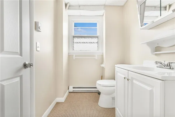 $1,900 | 3421 Pawtucket Avenue, Unit 2, East Providence, RI 02915