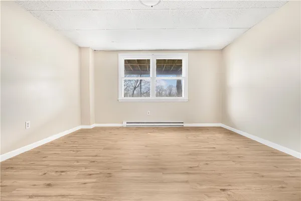 $1,900 | 3421 Pawtucket Avenue, Unit 2, East Providence, RI 02915