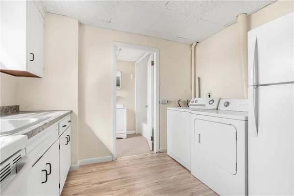 $1,900 | 3421 Pawtucket Avenue, Unit 2, East Providence, RI 02915