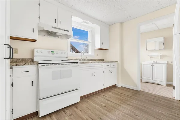 $1,900 | 3421 Pawtucket Avenue, Unit 2, East Providence, RI 02915