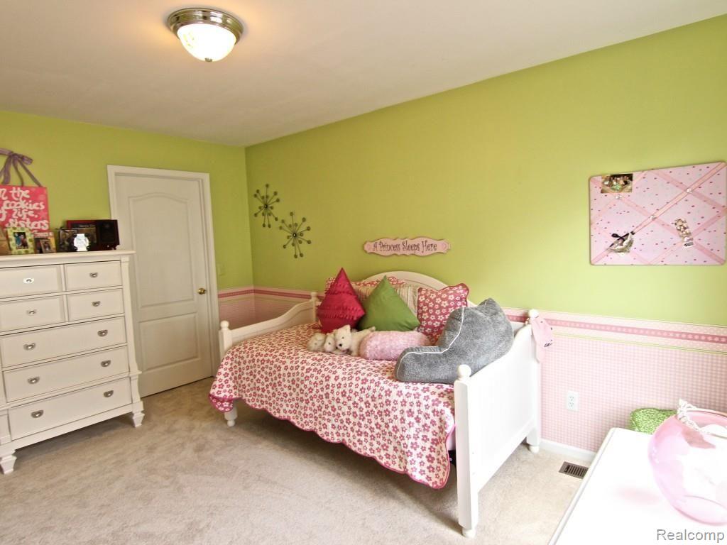 430 Wedington Court Rochester, MI 48307 - Photo 48 of 76 IMG_1165.jpg
