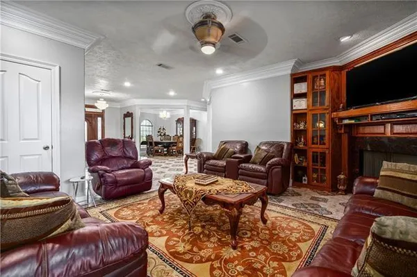 $389,000 | 138 Robinson Road, Alexandria, LA 71303