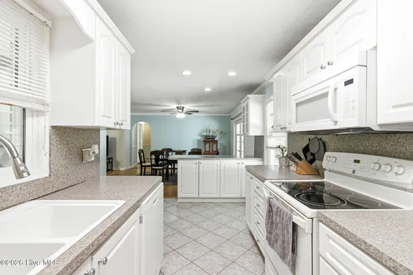 $260,000 | 235 Oak Street, Wallace, NC 28466