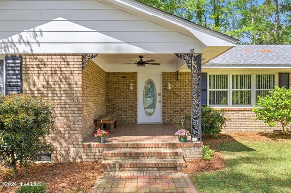 $260,000 | 235 Oak Street, Wallace, NC 28466