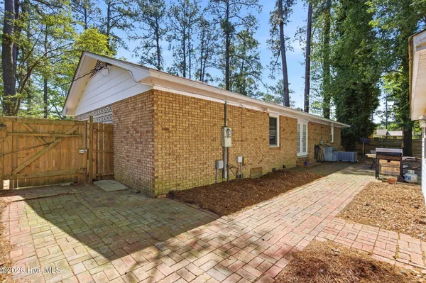 $260,000 | 235 Oak Street, Wallace, NC 28466